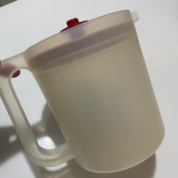 Tupperware Pitcher - Picture 5 of 5